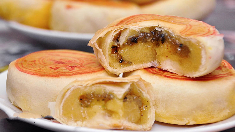 Cách ăn bánh pía mà không sợ tăng cân
